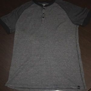 Express T-shirt with 3 buttons